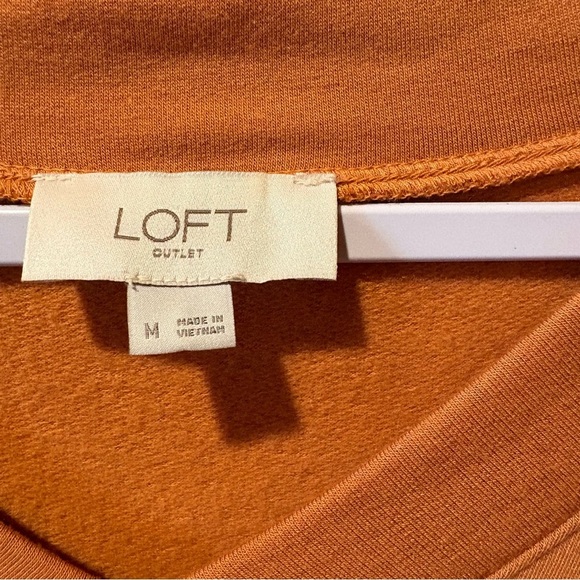 Loft women’s V-neck orange top with batwing sleeves size M - Picture 4 of 8